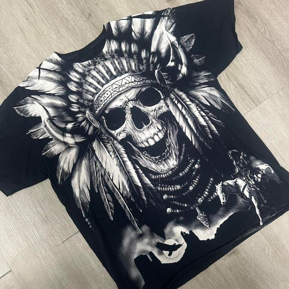 Tribal Skull huge front print tee XL